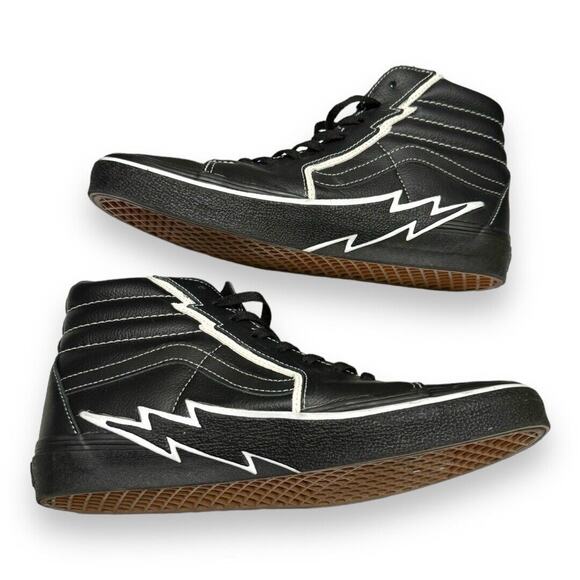 SOLD - VANS Shoes Size 10.5 Men 12 Women 44 EU Sk8-Hi Bolt Black White Sneakers - Picture 4 of 8